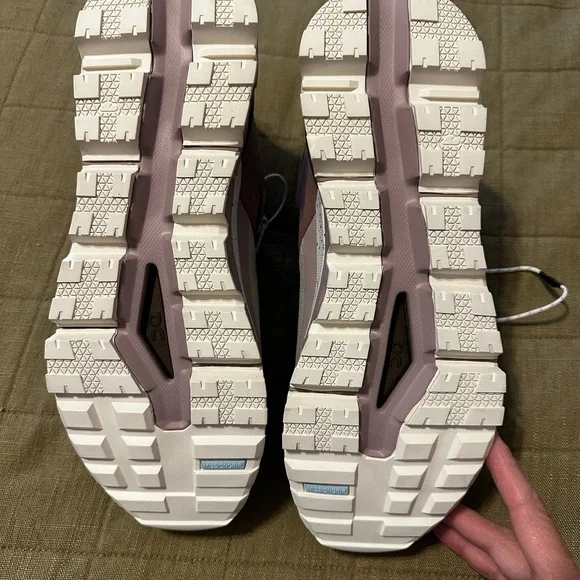 On Cloudtrax Hiking Boots NWOT Women’s Size 11 - Picture 6 of 9